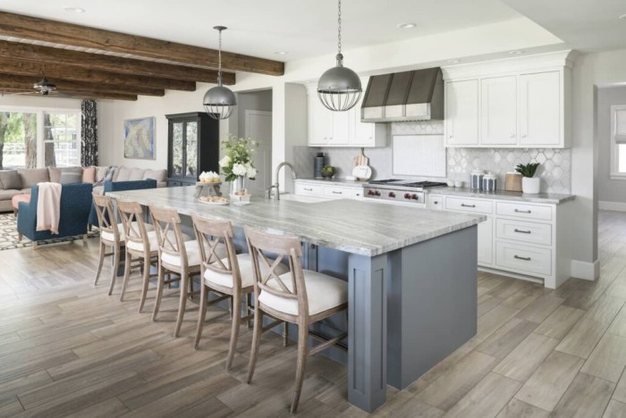 Modern Farmhouse Interior Design Guide: 9 Tasteful Ideas | Alisha Taylor